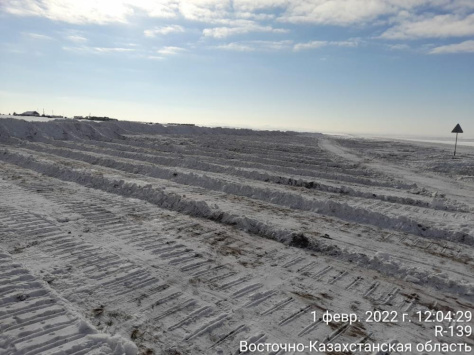 Ведутся работы по пассивному снегозадержанию на автомобильной дороге республиканского значения "Семей-Кайнар"
